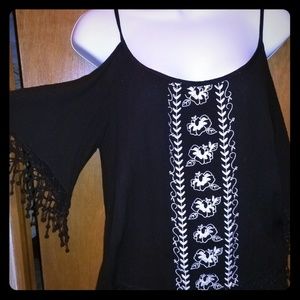 Cute Summer Outfit Apt 9 Shorts & Embroidered Top